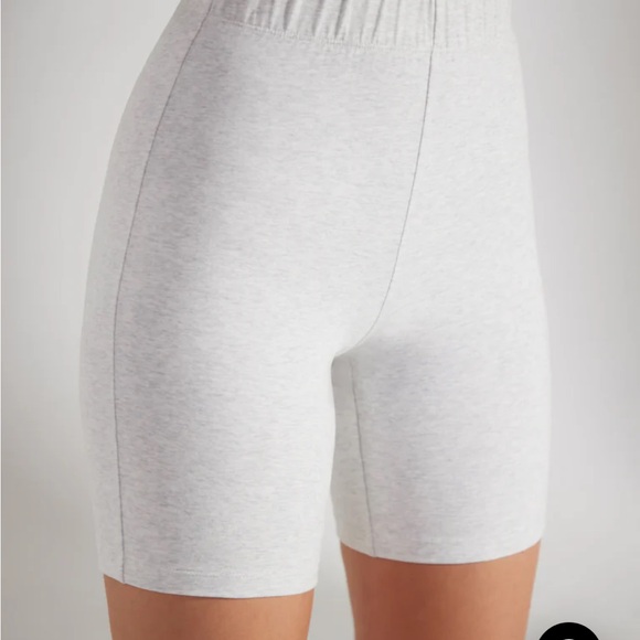 2/30$ BIKER SHORTS IN HEATHER GREY - Picture 2 of 4